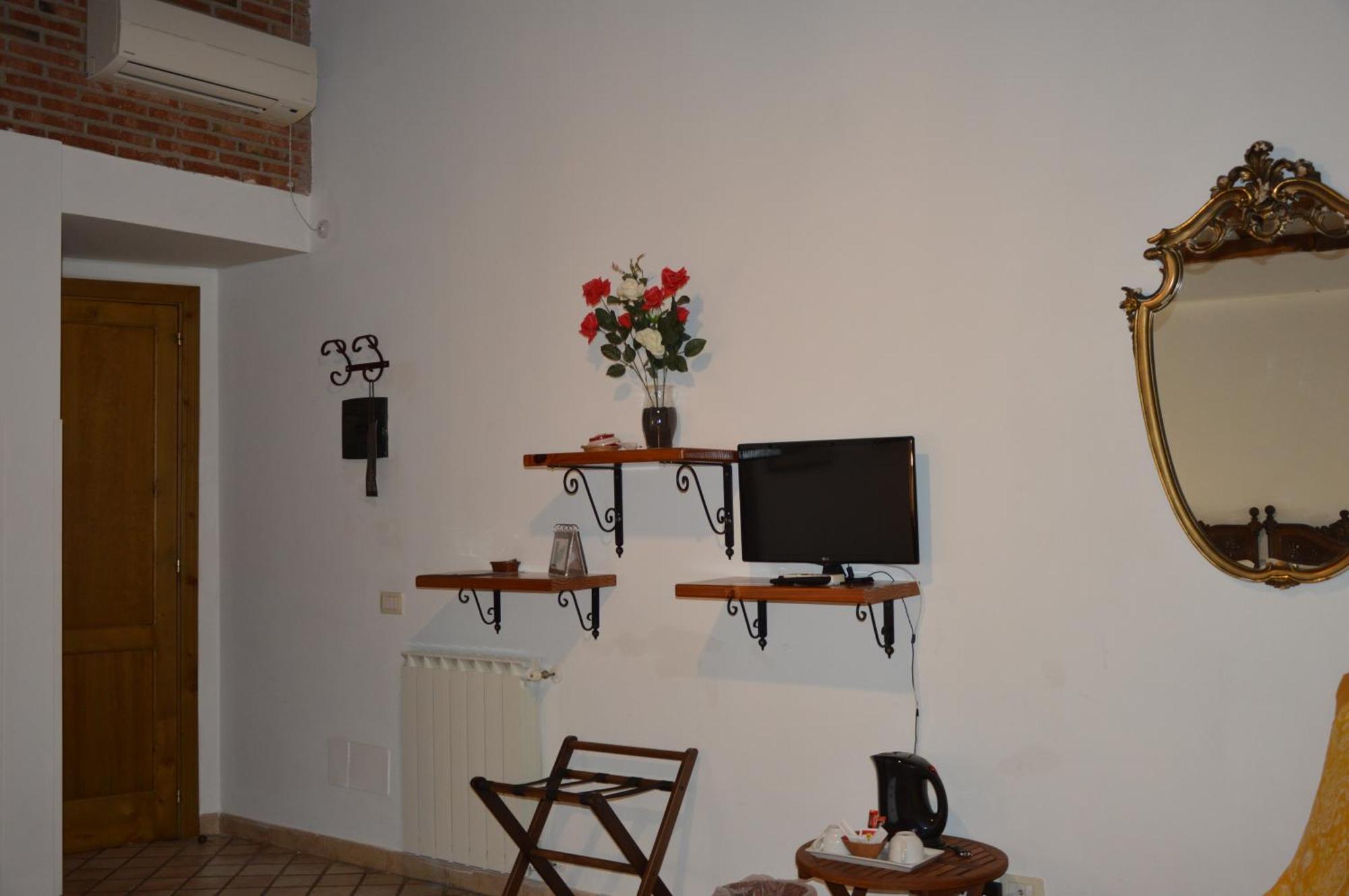 Antico Borgo Etneo Country Hotel Calatabiano Exteriör bild
