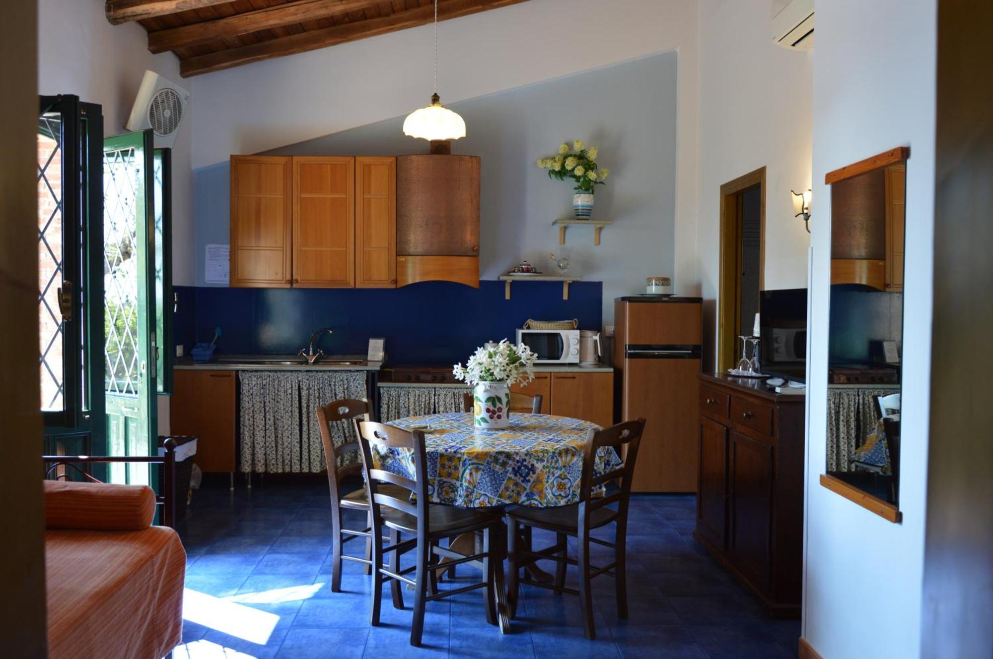 Antico Borgo Etneo Country Hotel Calatabiano Exteriör bild