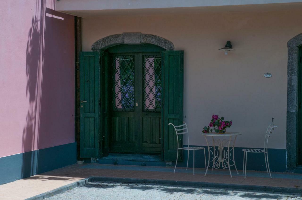 Antico Borgo Etneo Country Hotel Calatabiano Exteriör bild