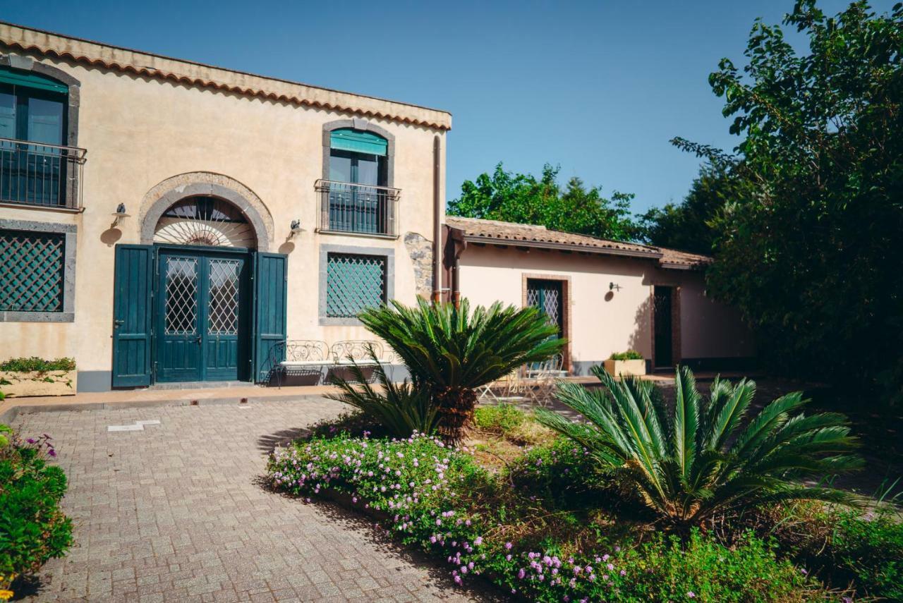 Antico Borgo Etneo Country Hotel Calatabiano Exteriör bild